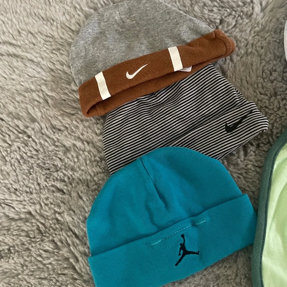 Nike Green and Teal Baby Bib Set Bodysuits Hats with Logo